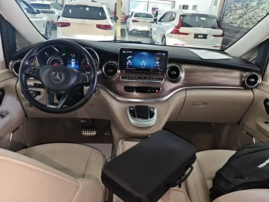 Mercedes-Benz V-Class — миниатюра 10