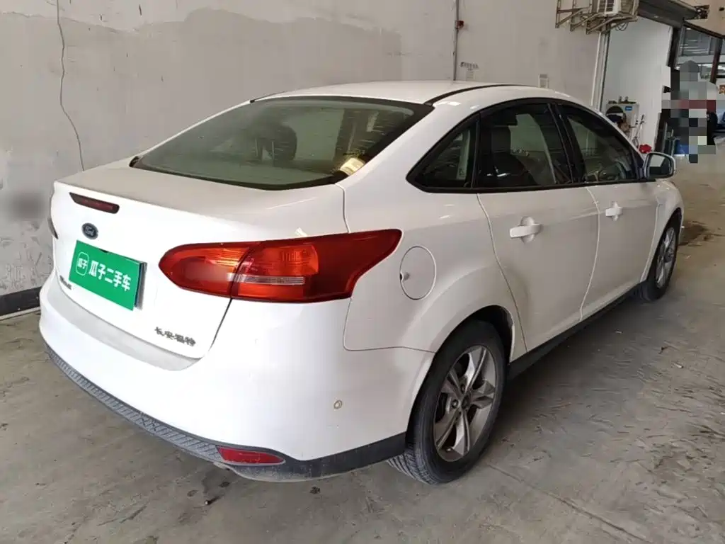 Ford Focus — миниатюра 7