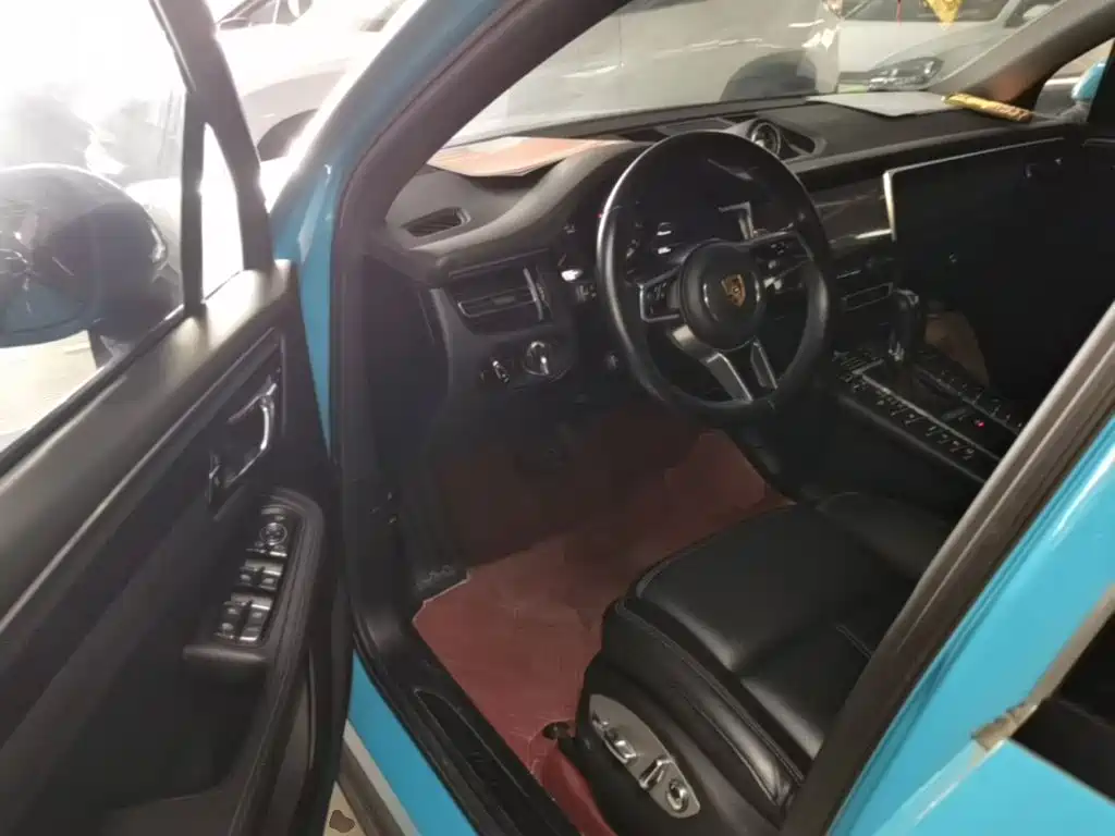 Porsche Macan — миниатюра 16