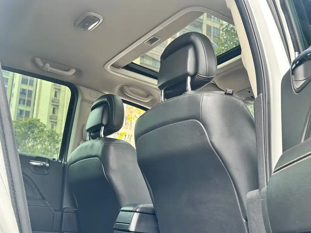 Jeep Compass (Import) — миниатюра 25