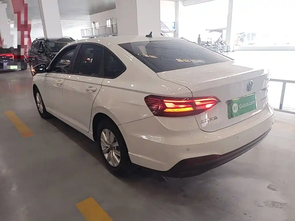 Volkswagen Lavida — миниатюра 5