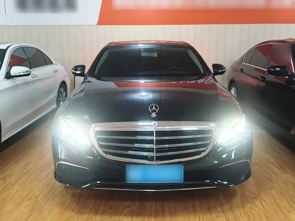 Mercedes-Benz E-Class — миниатюра 3