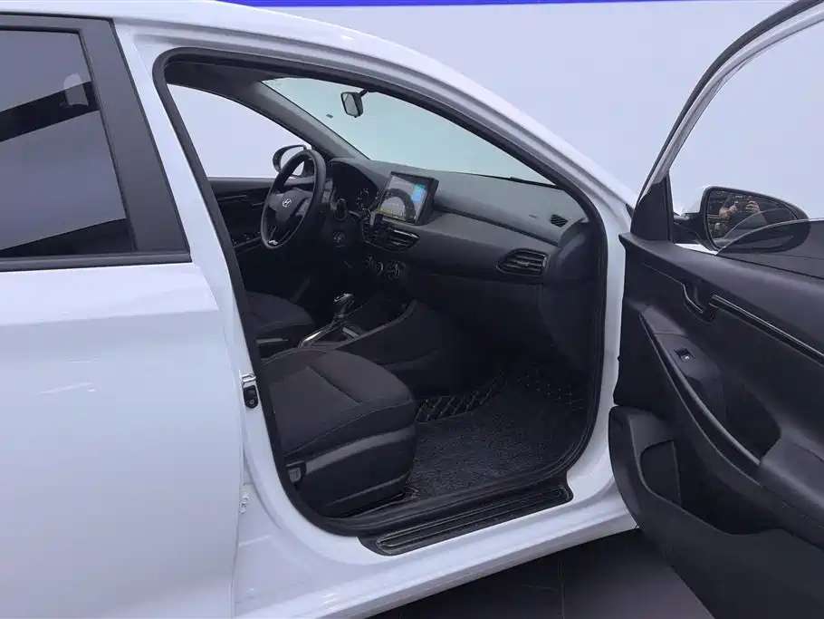 Hyundai Elantra 2020 1.6L AT GL