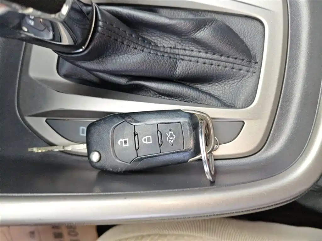 Ford Escort 2015 1.5L AT Comfort