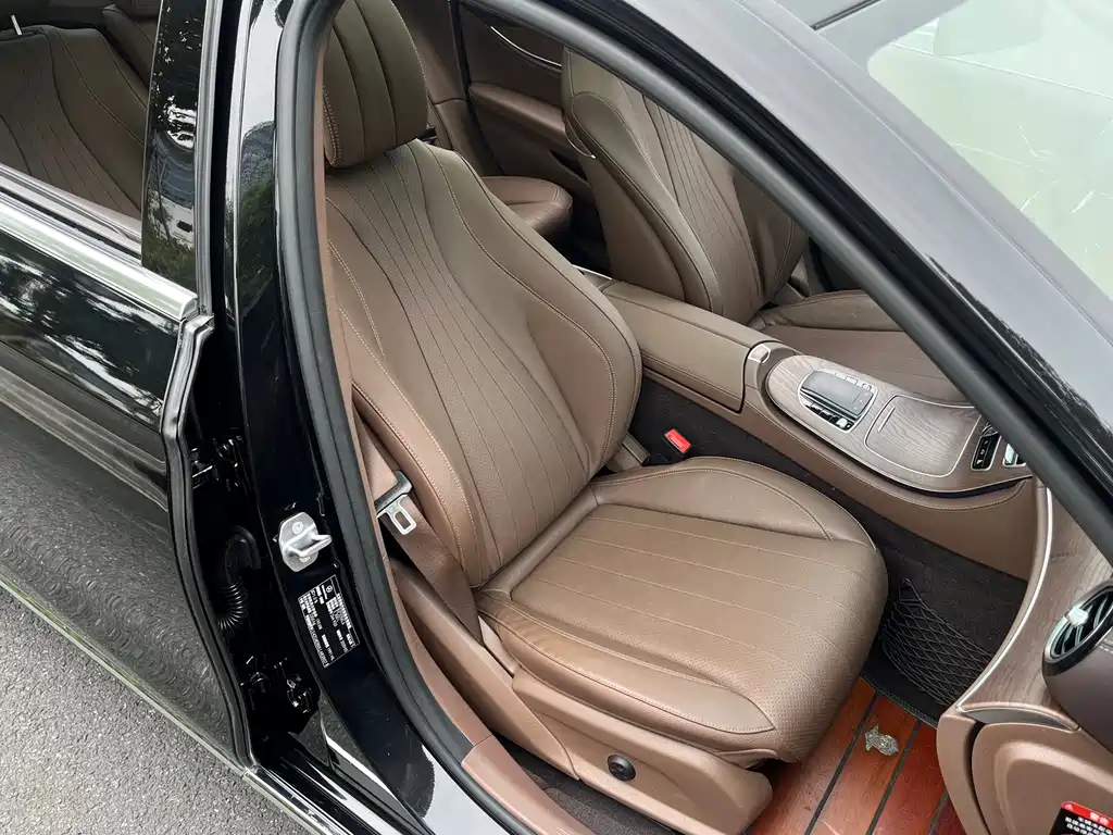 Mercedes-Benz E-Class — миниатюра 21