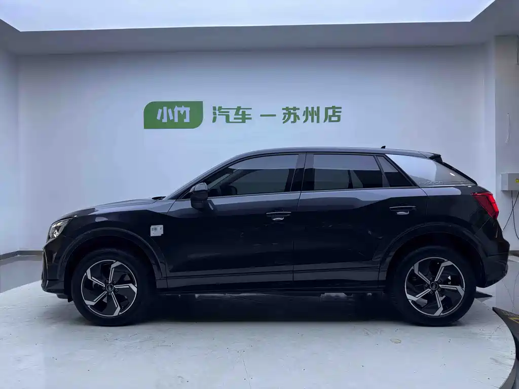 Audi Q2L e-tron — миниатюра 8