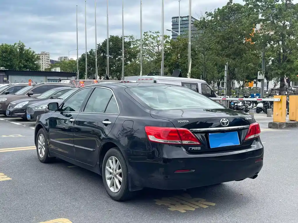 Toyota Camry — миниатюра 11
