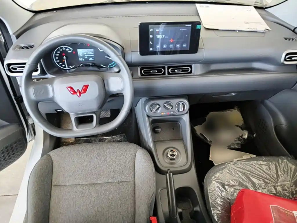 Wuling Hongguang EV — миниатюра 10