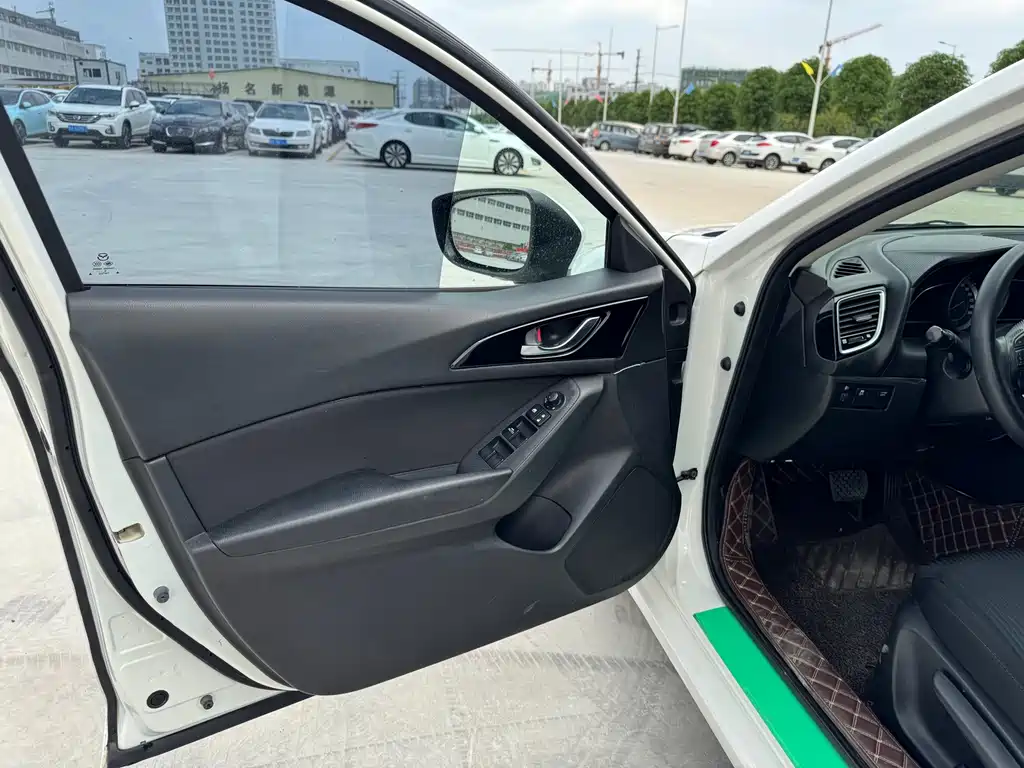 Mazda 3 Axela — миниатюра 10