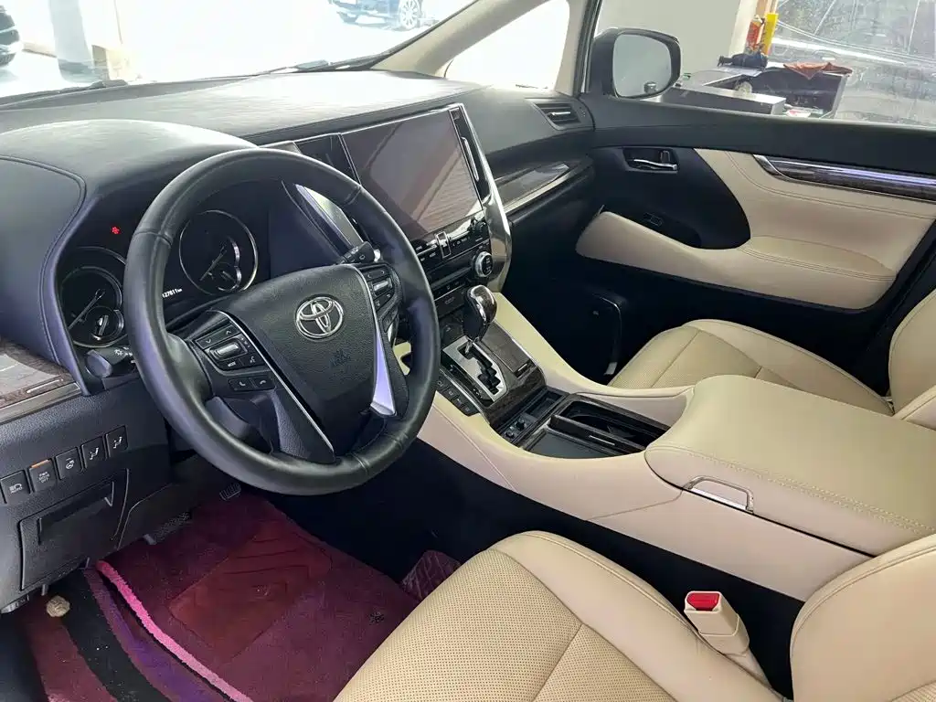 Toyota Vellfire — миниатюра 7