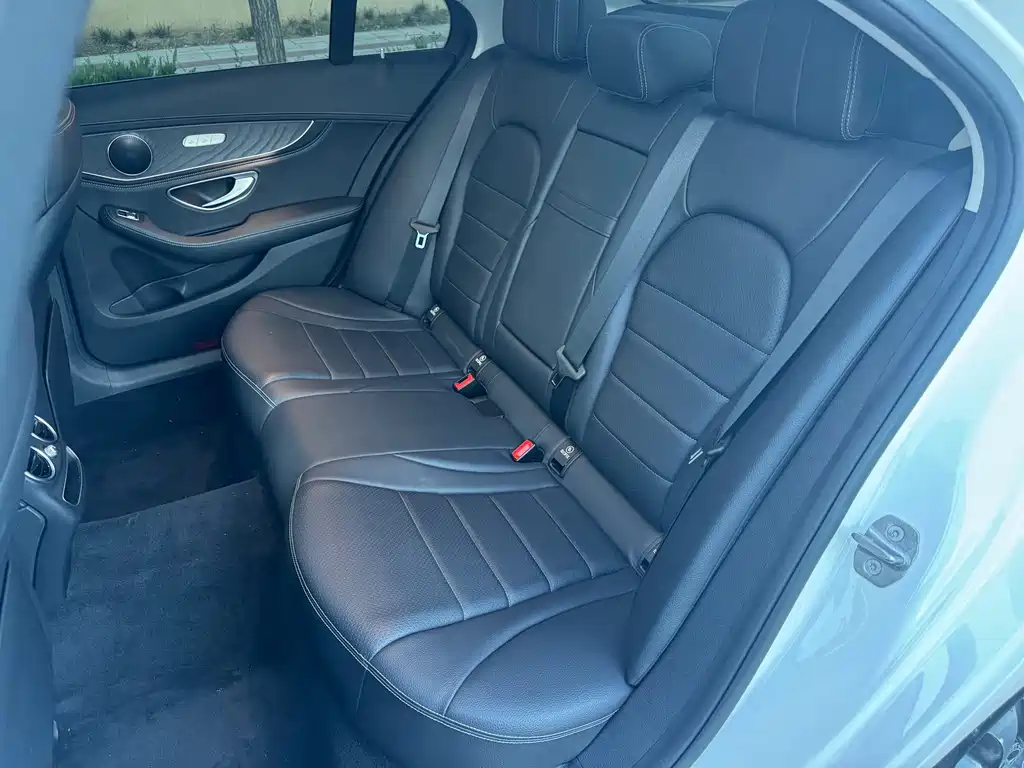 Mercedes-Benz C-Class — миниатюра 7