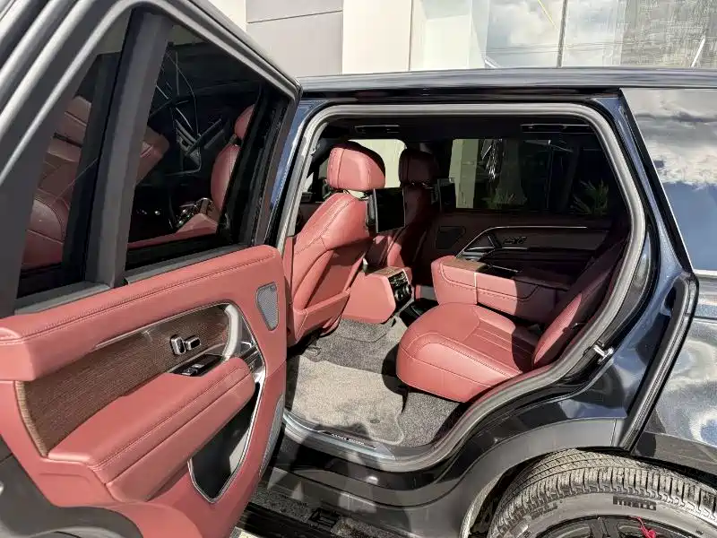 Land Rover Range Rover — миниатюра 6