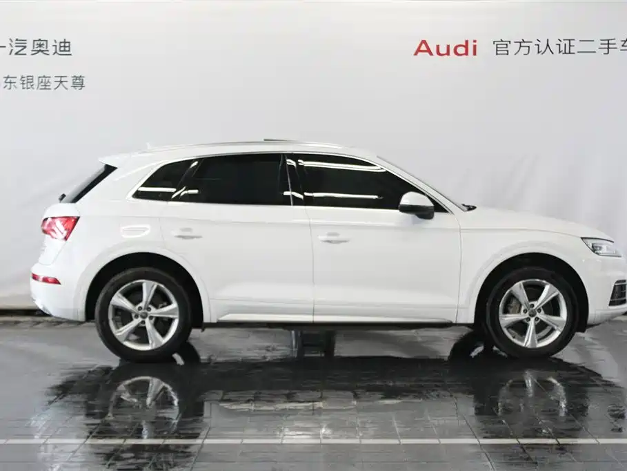 Audi Q5L 2018 40 TFSI VI