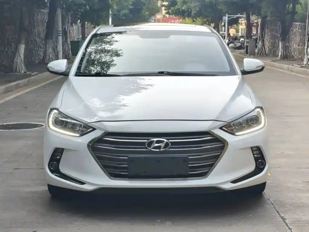 Hyundai Elantra — миниатюра 2