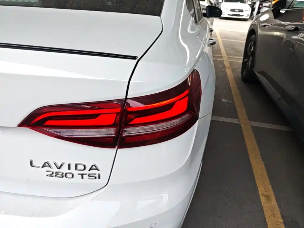 Volkswagen Lavida — миниатюра 8