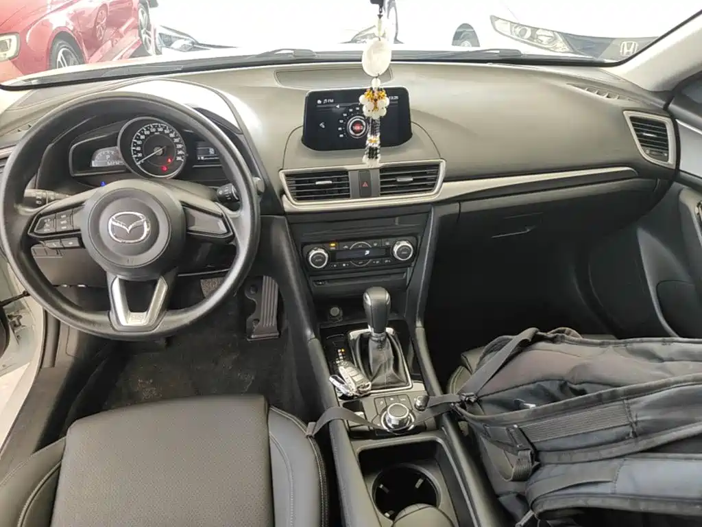 Mazda 3 Axela — миниатюра 10