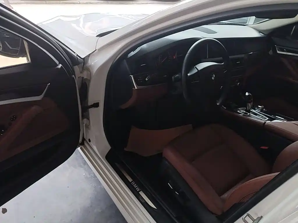 BMW 5 Series (Import) — миниатюра 16