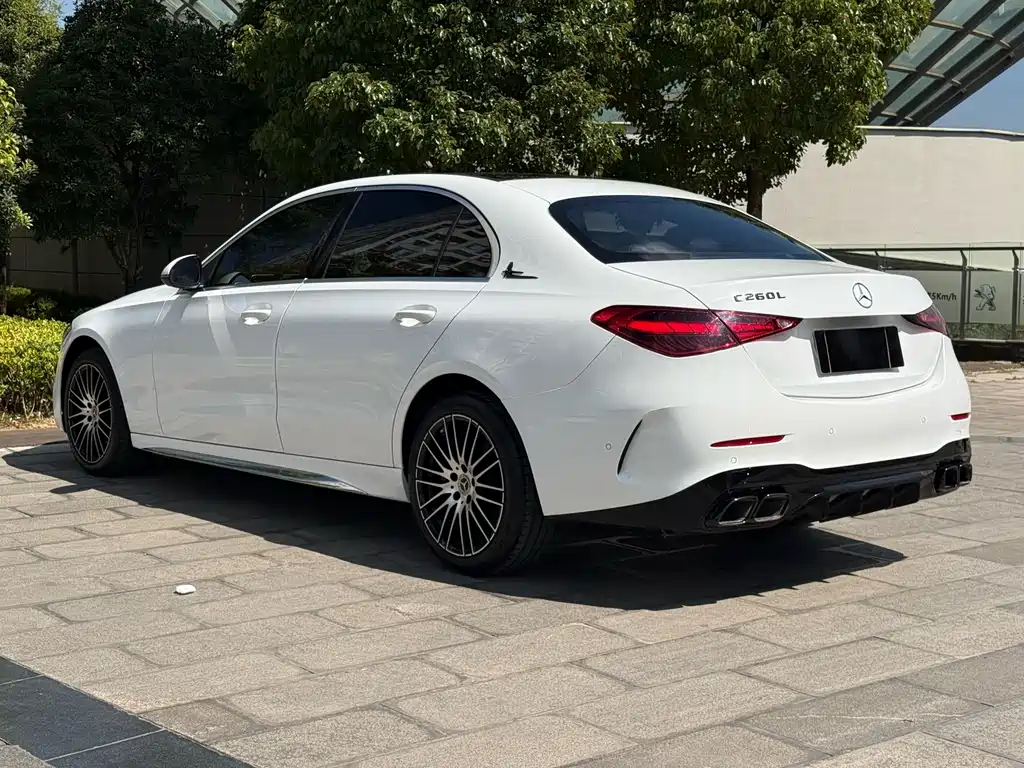 Mercedes-Benz C-Class — миниатюра 7
