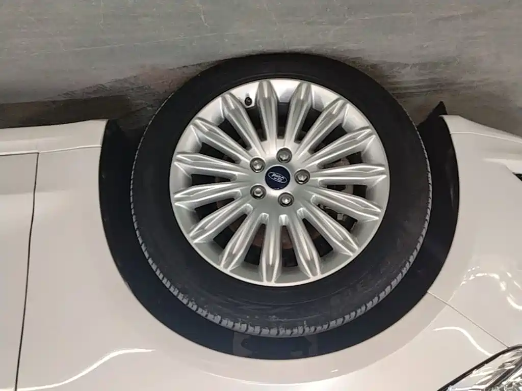 Ford Mondeo — миниатюра 23