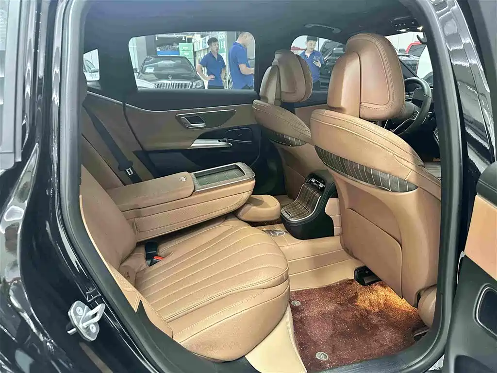 Mercedes-Benz E-Class — миниатюра 17