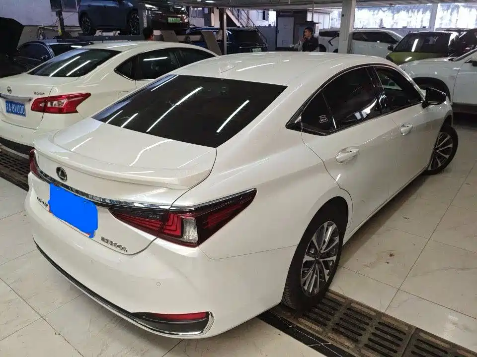 Lexus ES — миниатюра 4