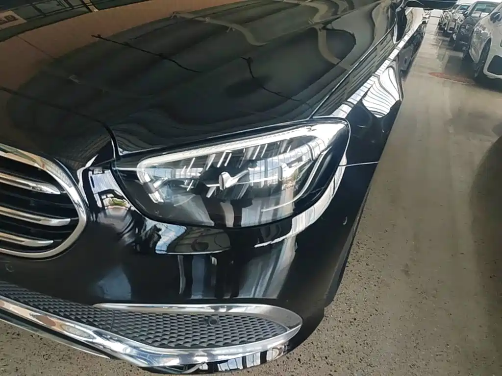 Mercedes-Benz E-Class — миниатюра 24