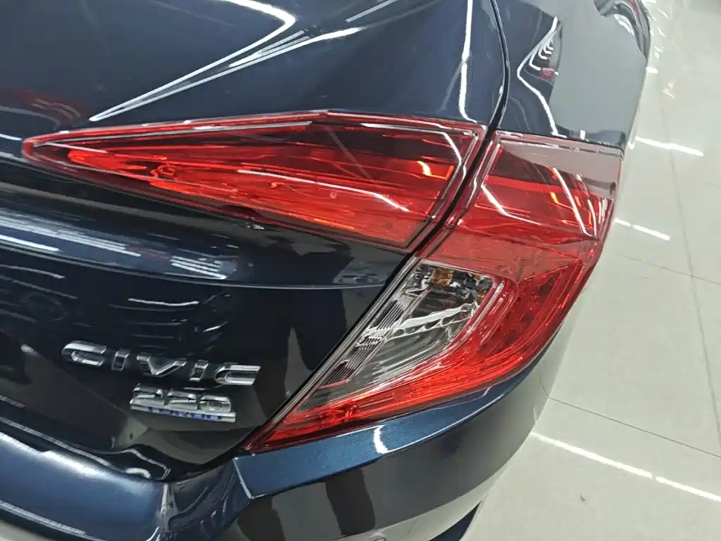 Honda Civic — миниатюра 8