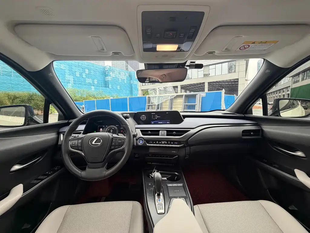 Lexus UX New Energy — миниатюра 6