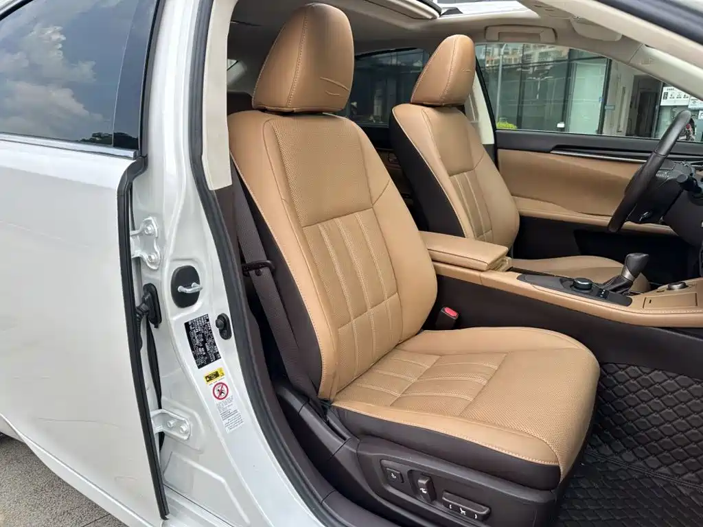 Lexus ES — миниатюра 15