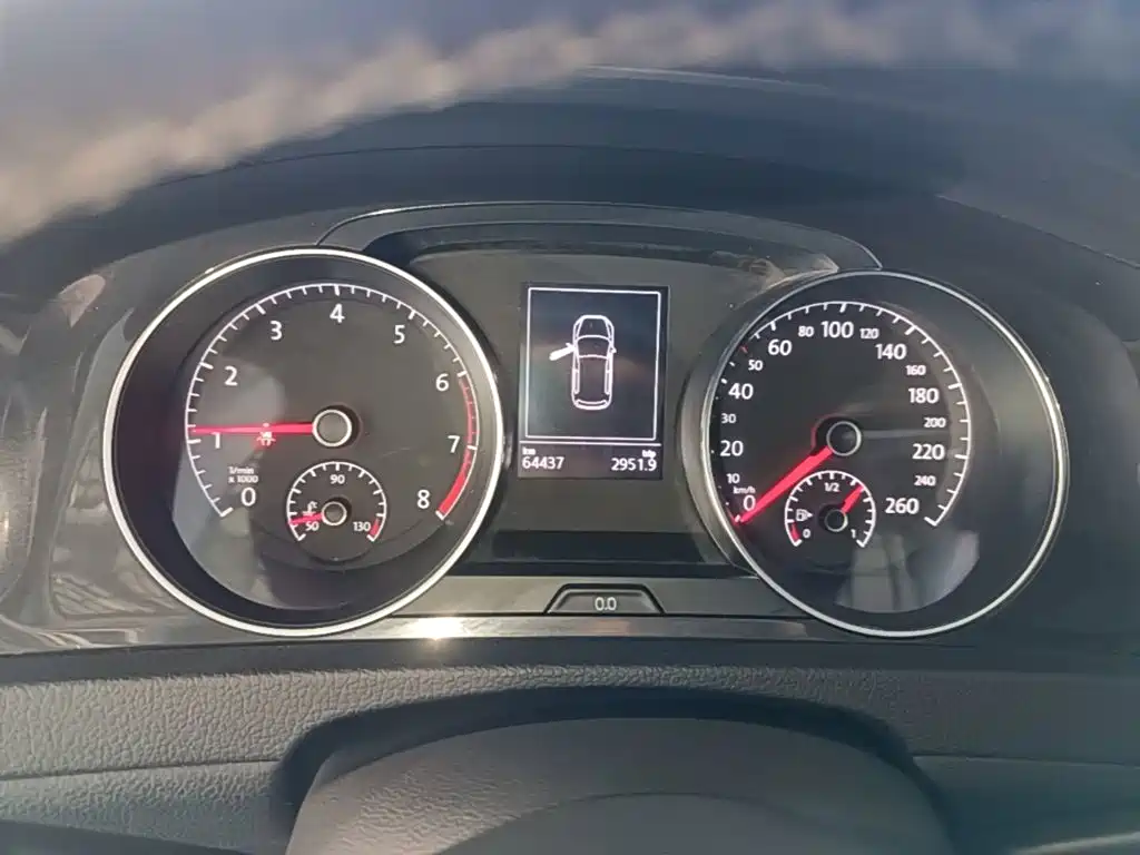 Volkswagen Golf — миниатюра 12