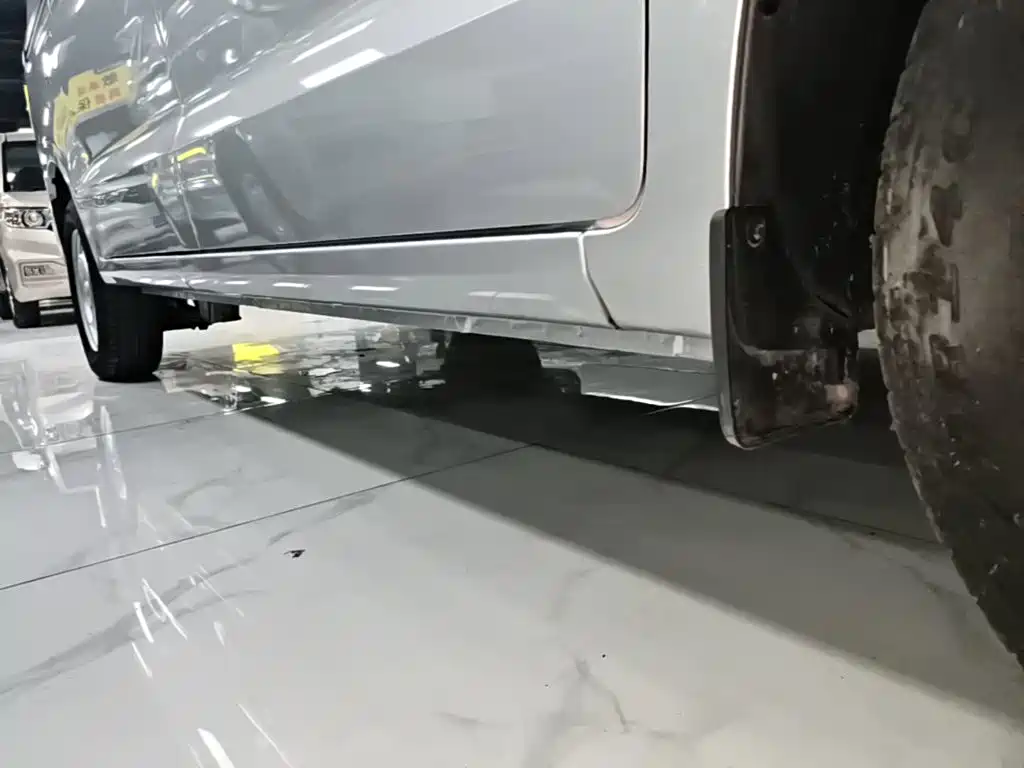 Wuling Hongguang V — миниатюра 21