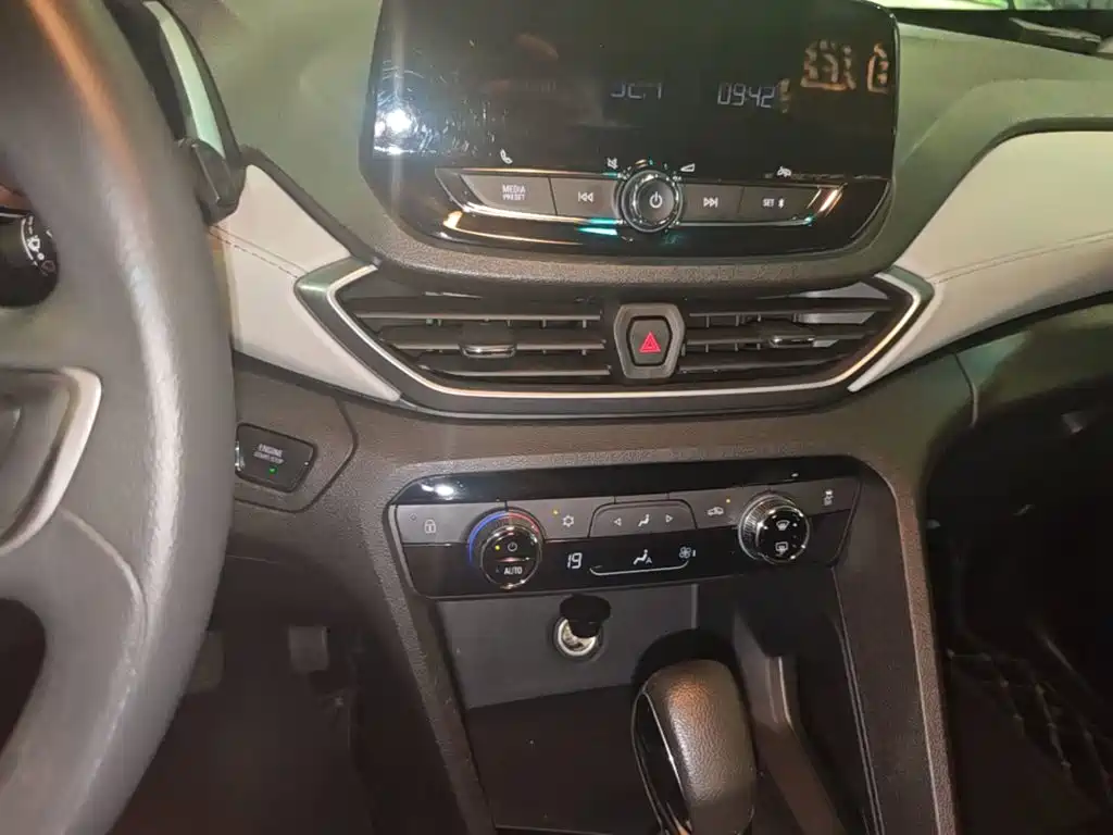 Chevrolet Volando — миниатюра 13