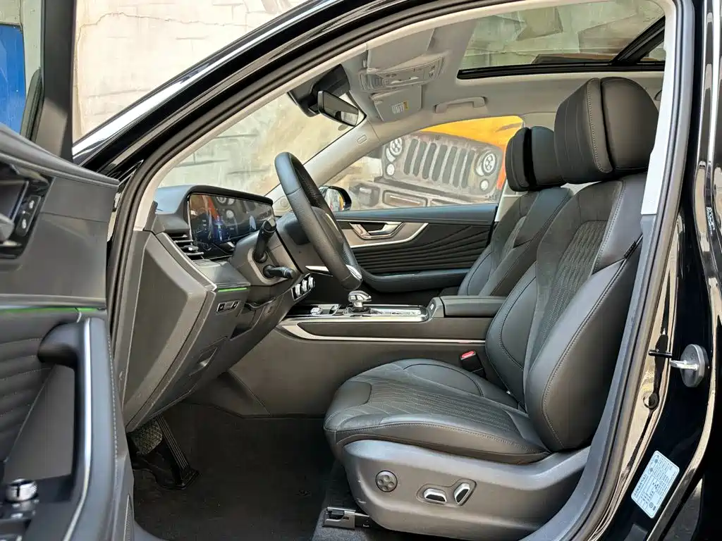 Hongqi HS5 2023 2.0T Pro