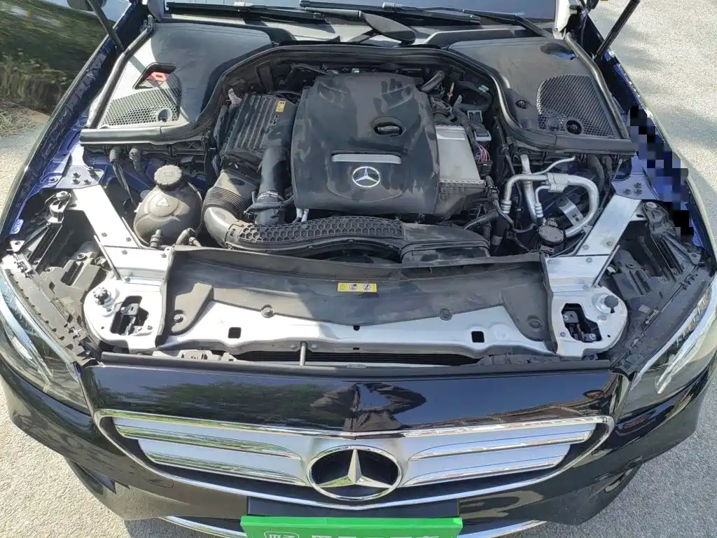 Mercedes-Benz E-Class — миниатюра 11