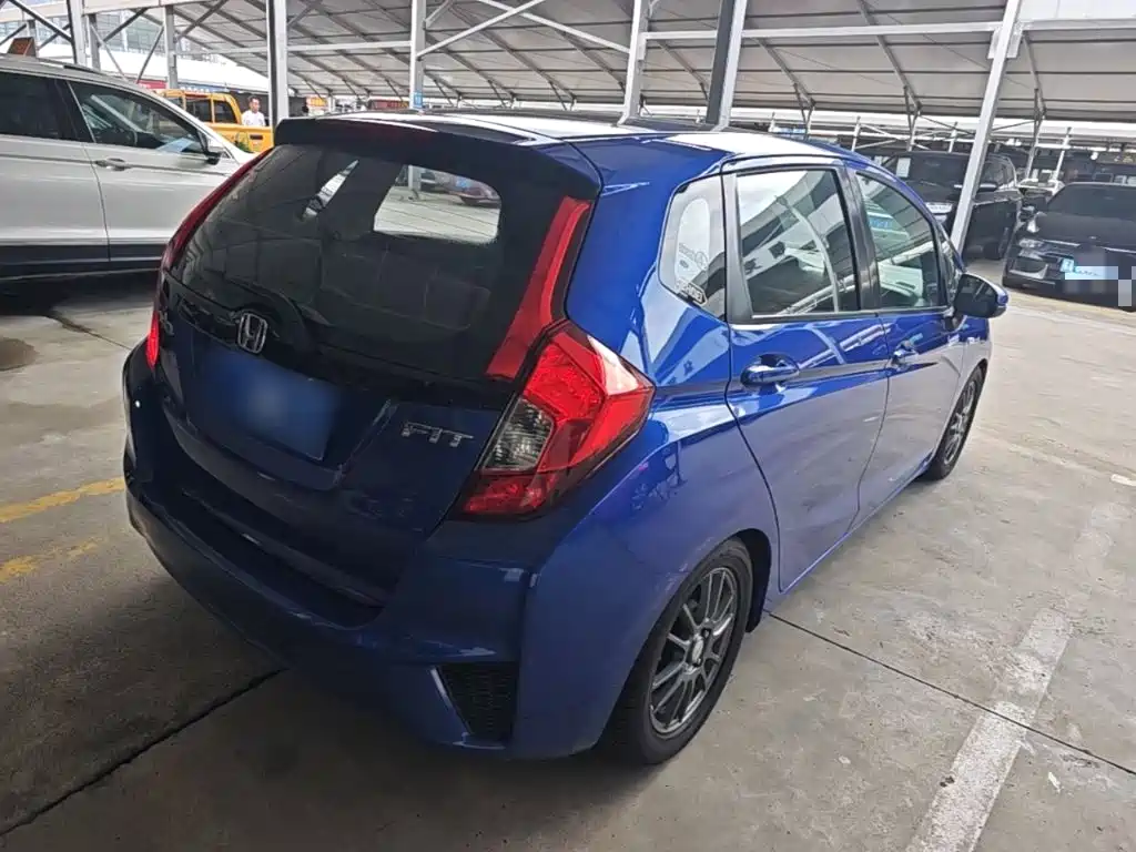Honda Fit — миниатюра 7
