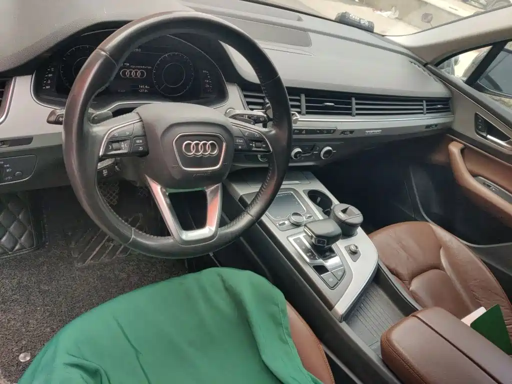 Audi Q7 — миниатюра 5