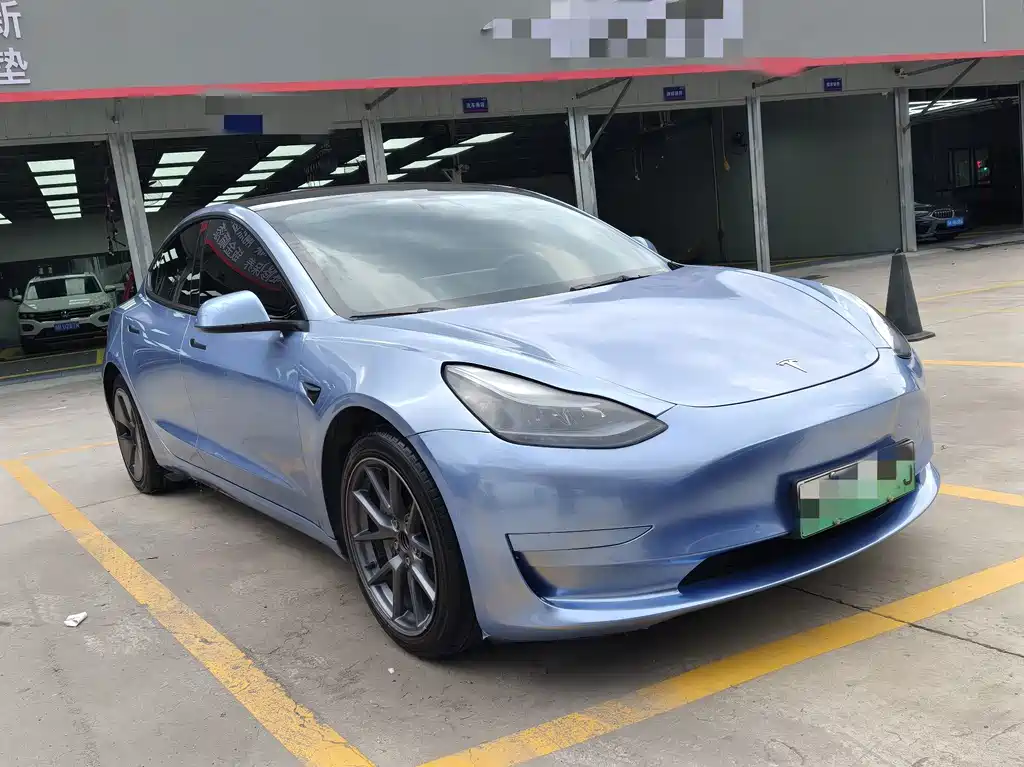 Tesla Model 3 — миниатюра 2