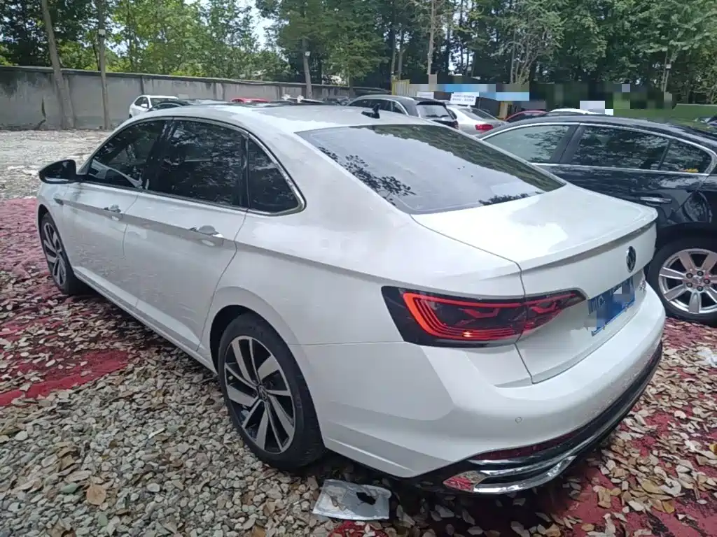 Volkswagen Sagitar 2025 300TSI DSG