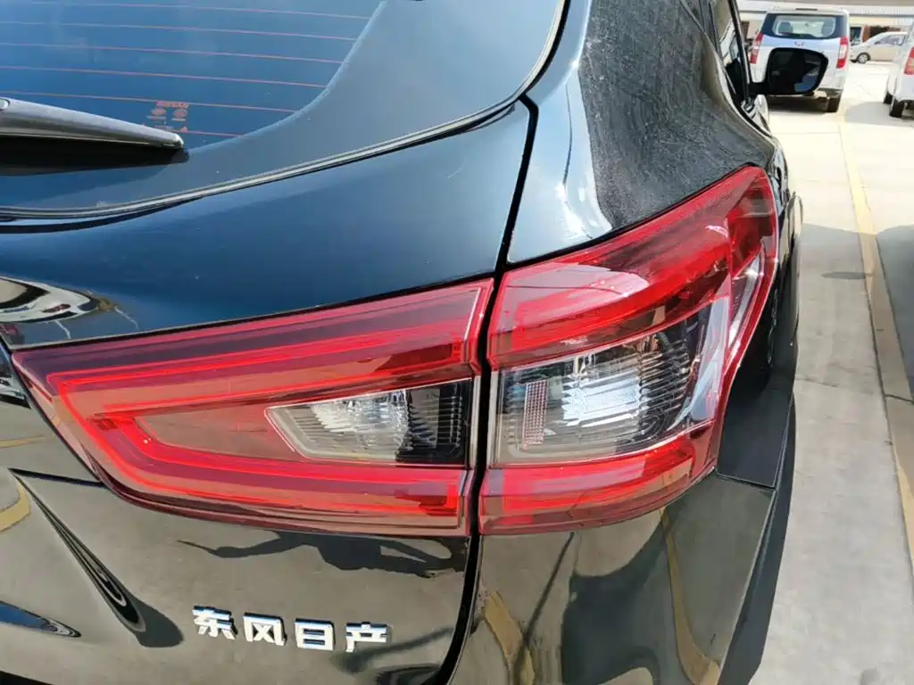 Nissan Qashqai — миниатюра 8