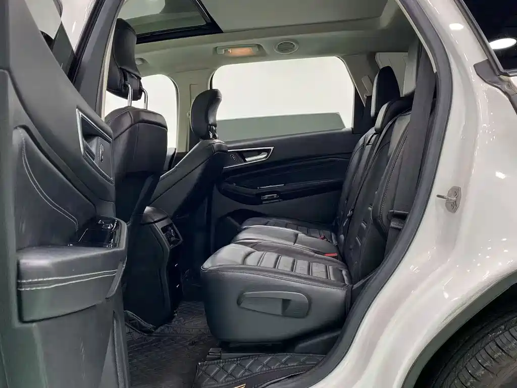 Ford Edge — миниатюра 5