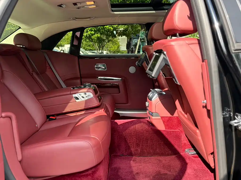 Rolls-Royce Ghost — миниатюра 22