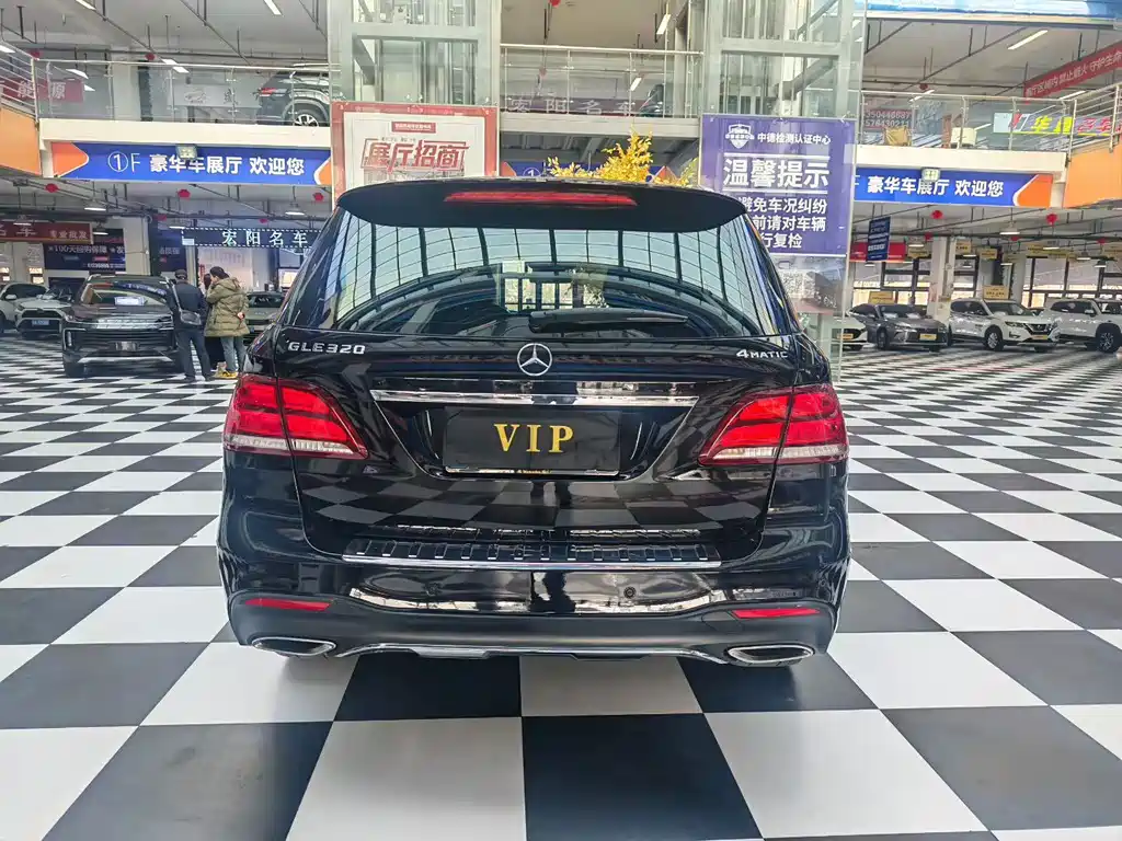Mercedes-Benz GLE (Import) — миниатюра 8
