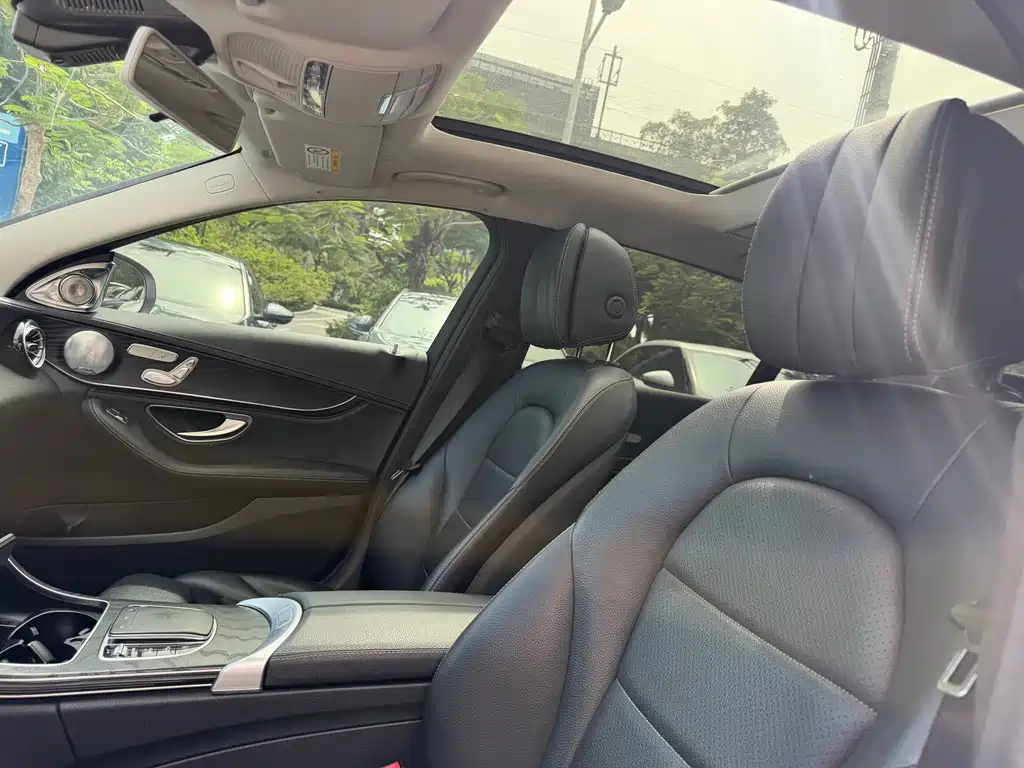 Mercedes-Benz C-Class — миниатюра 8