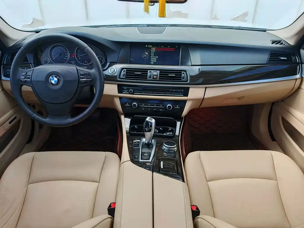 BMW 5 Series — миниатюра 22