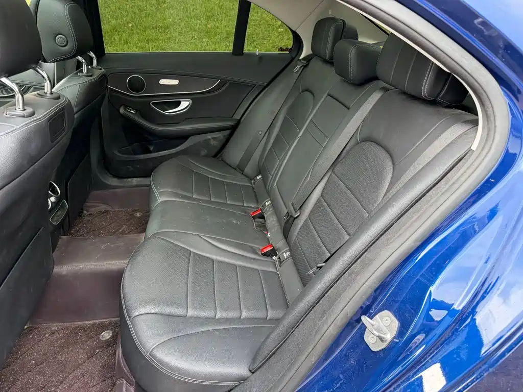 Mercedes-Benz C-Class — миниатюра 12