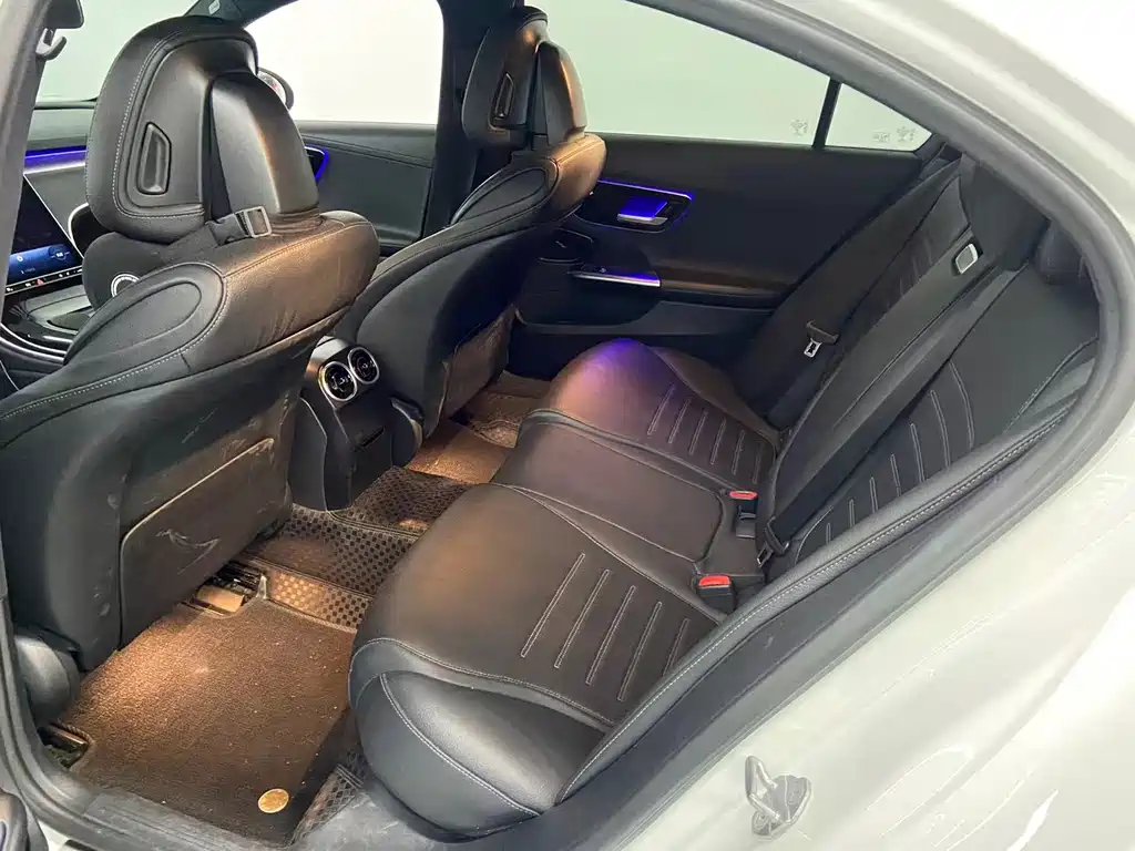 Mercedes-Benz C-Class — миниатюра 11