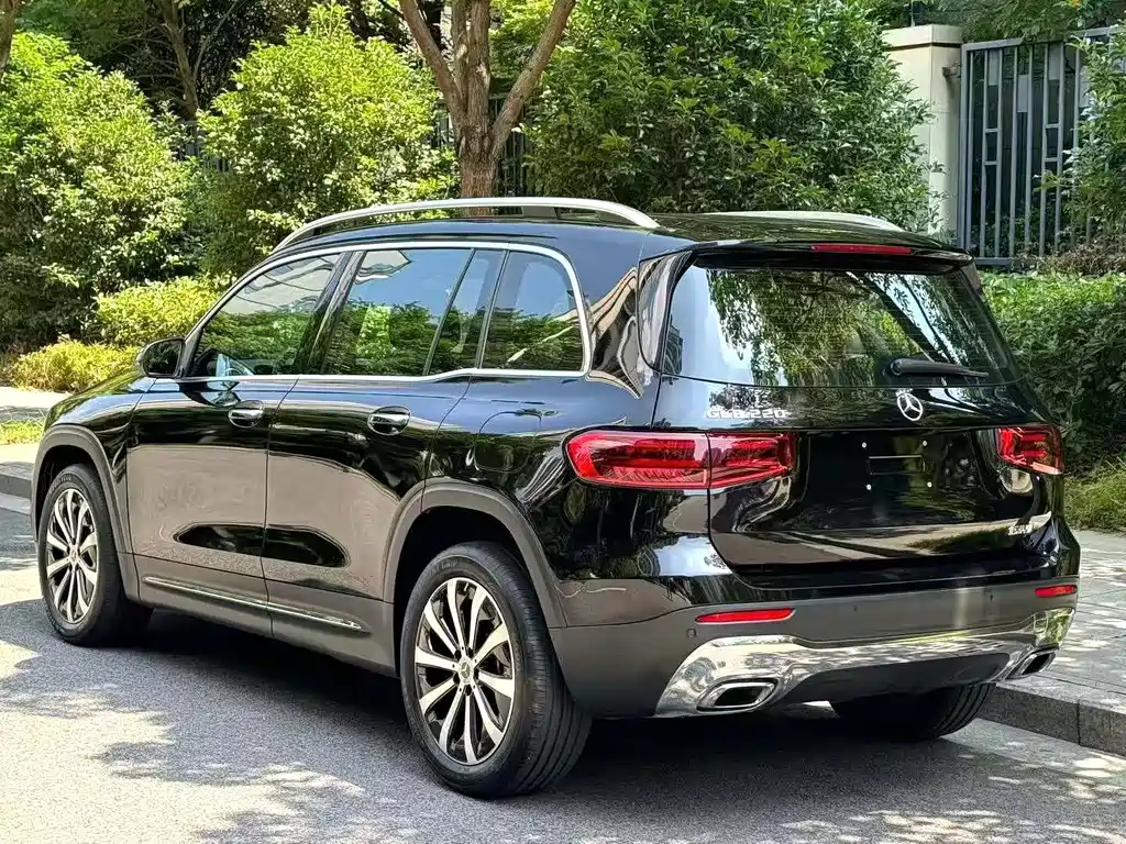 Mercedes-Benz GLB — миниатюра 8