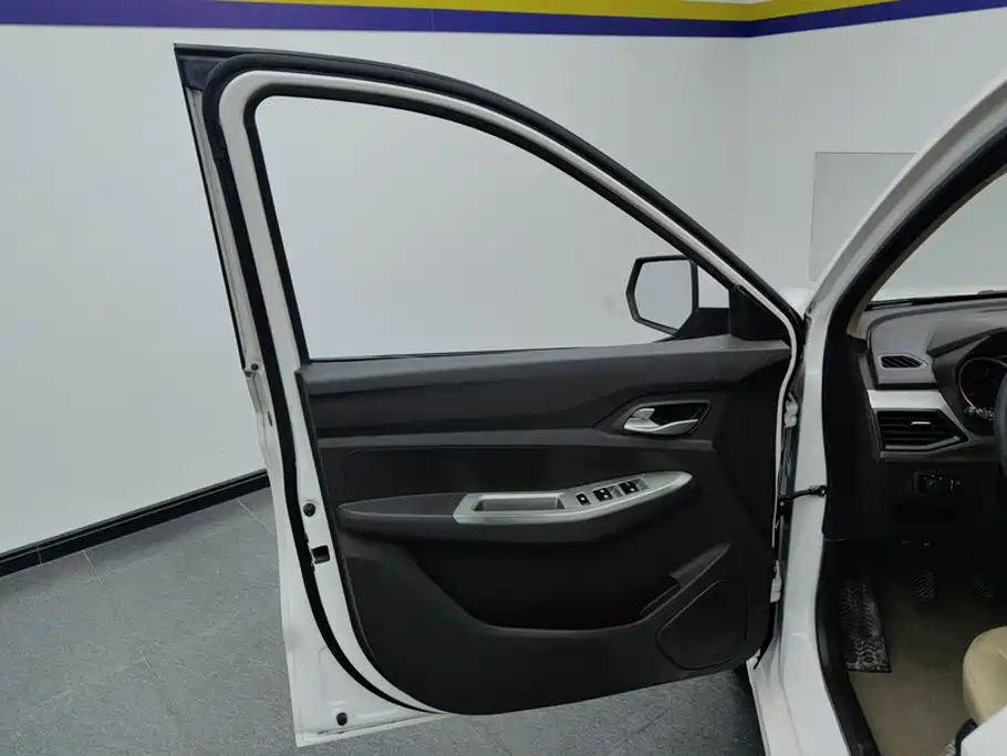 Wuling Hongguang — миниатюра 7
