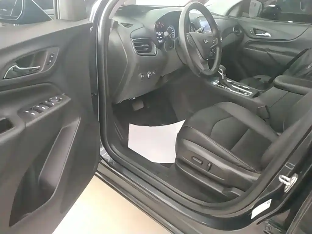 Chevrolet Equinox — миниатюра 16