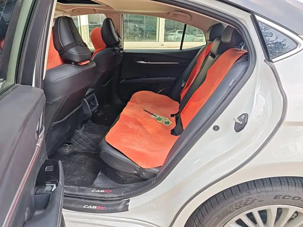 Toyota Camry — миниатюра 7